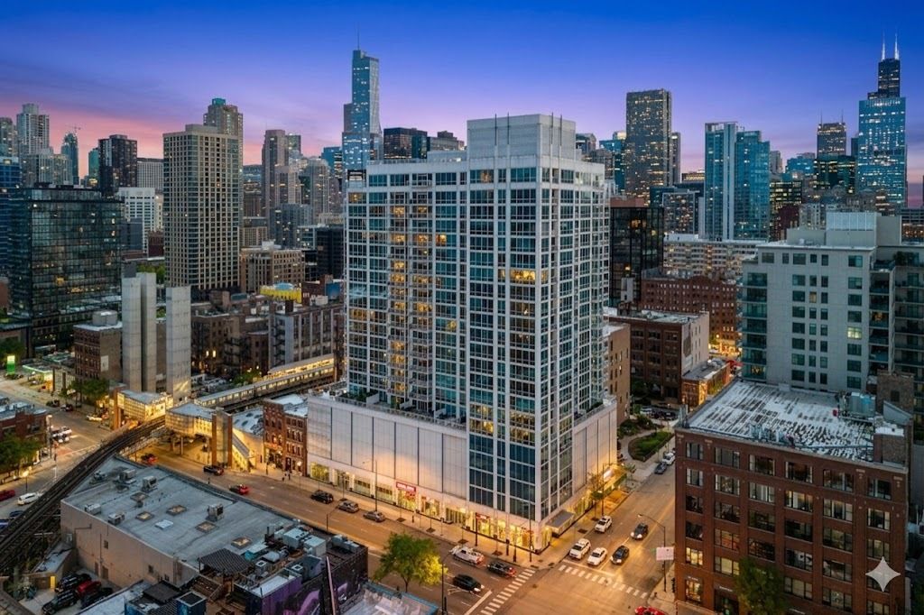 757 Orleans Street, Chicago, IL 60654