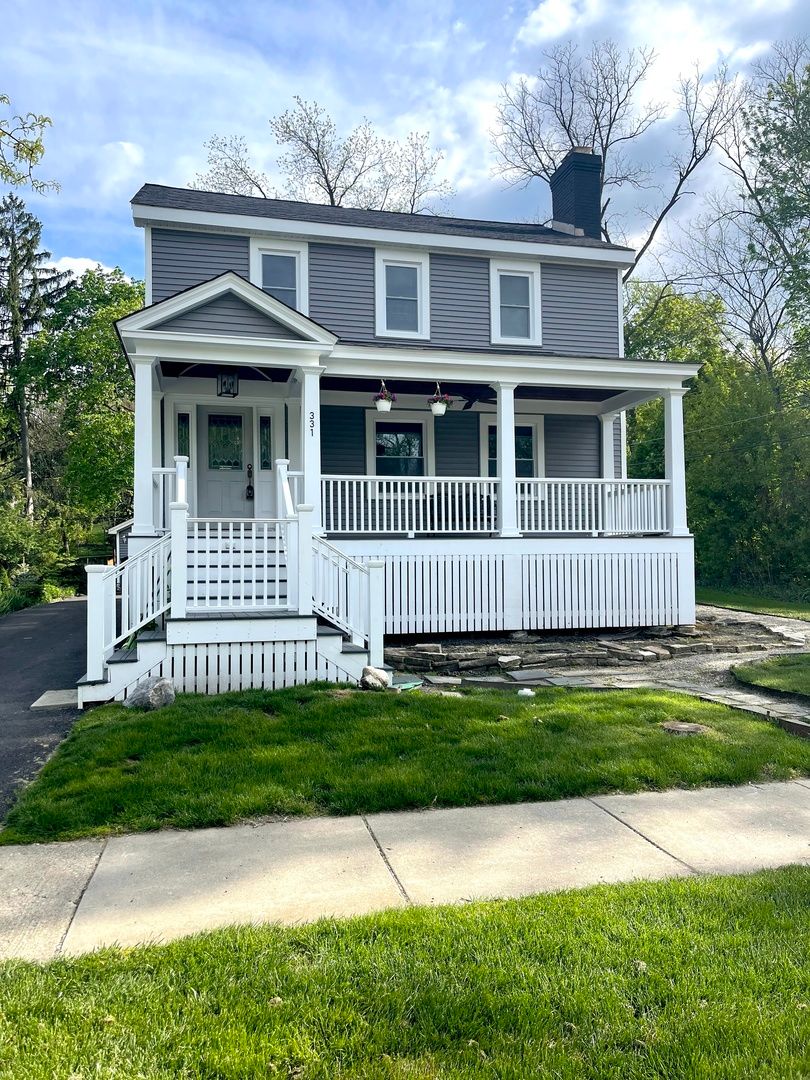331 Russell Street, Barrington, IL 60010