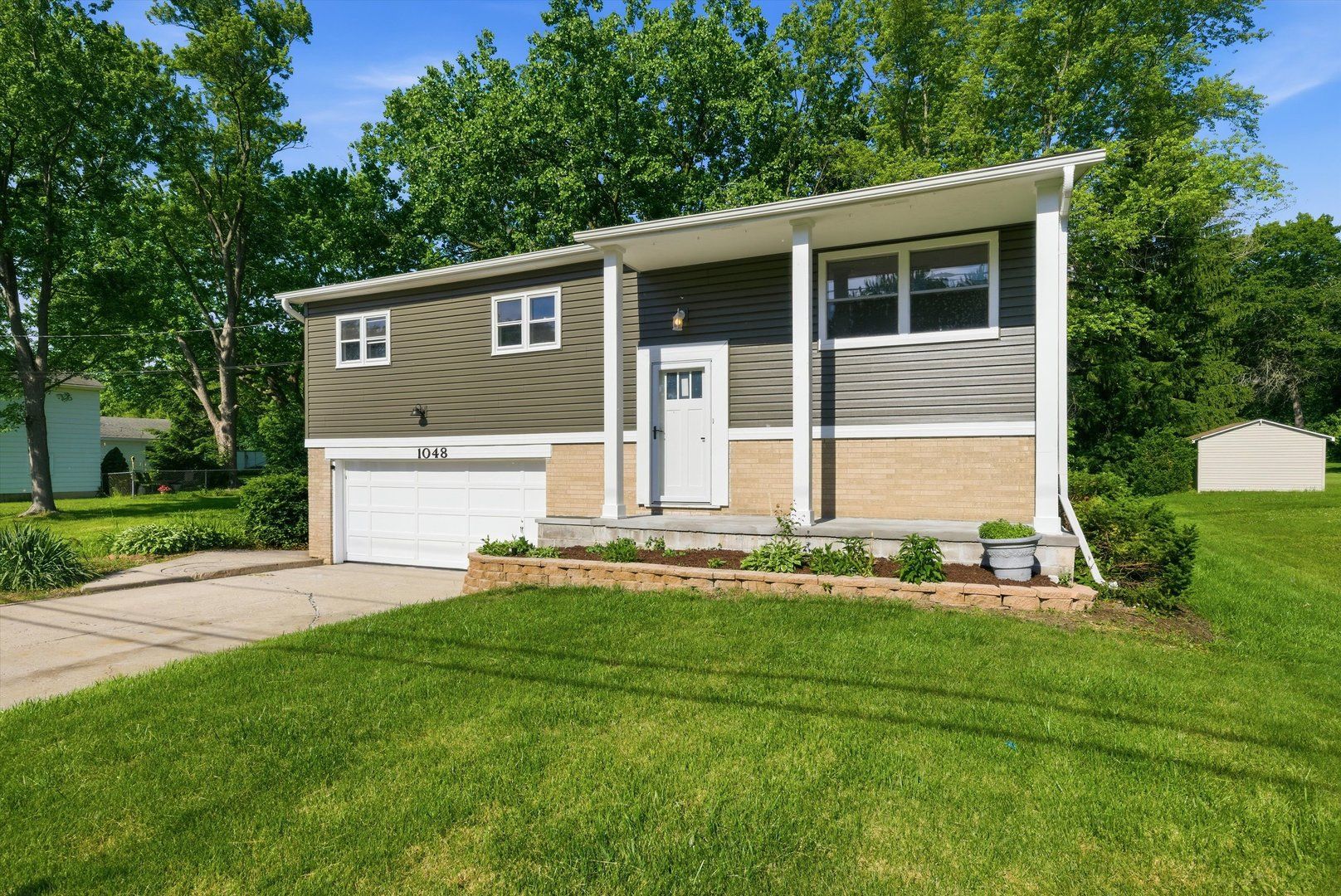 1048 Belle Plaine Avenue — Gurnee, IL 60031