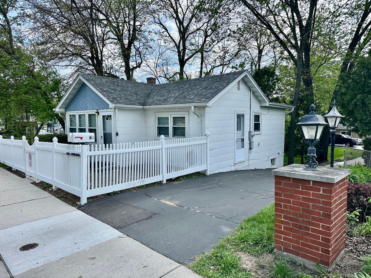 6 Pistakee Lake Road, Fox Lake, IL 60020