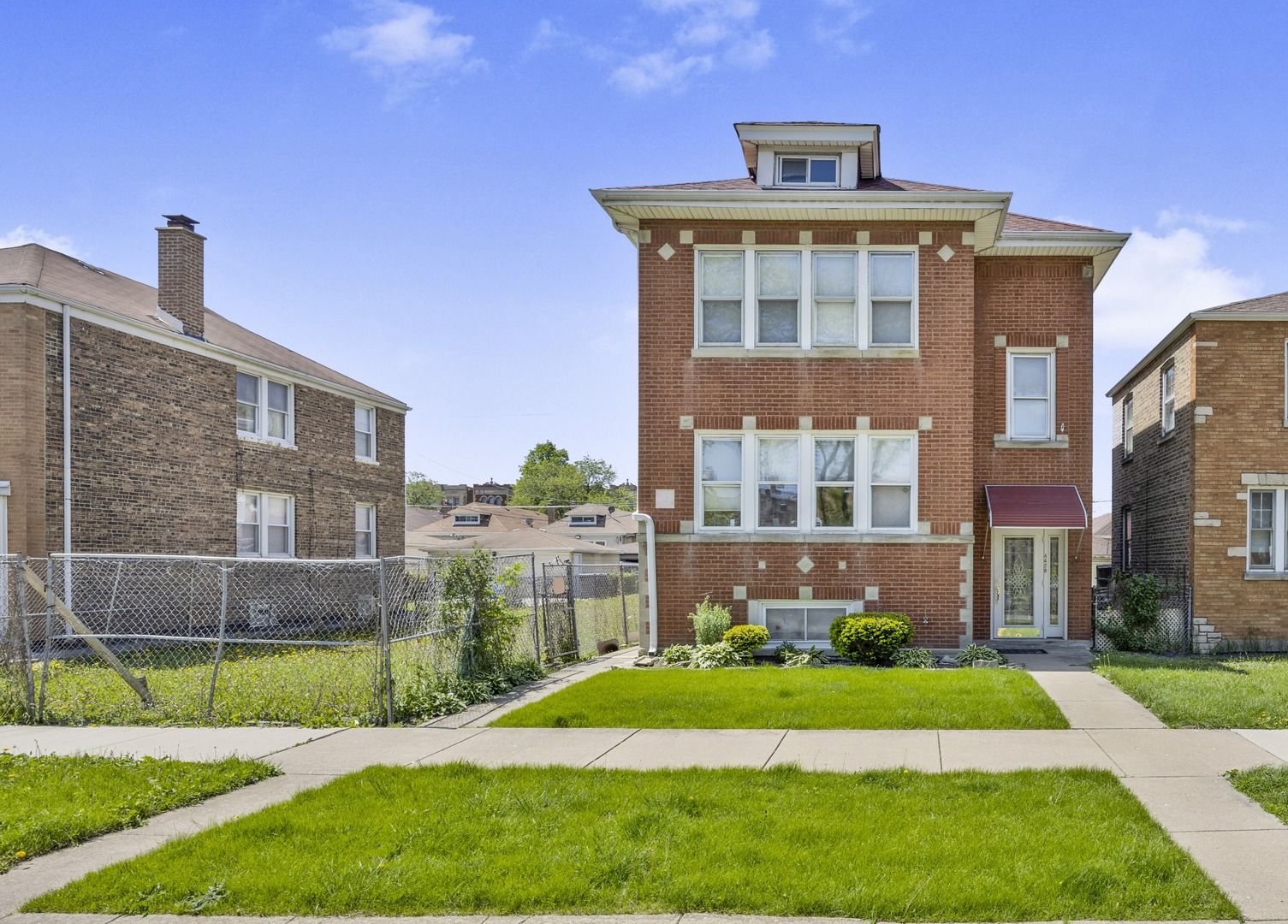 4428 S Christiana Avenue — Chicago, IL 60632