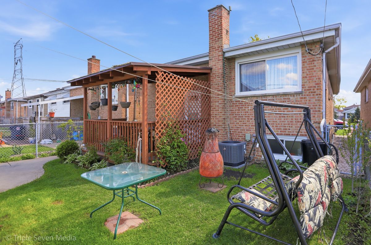 7514 Lockwood Avenue, Burbank, IL 60459