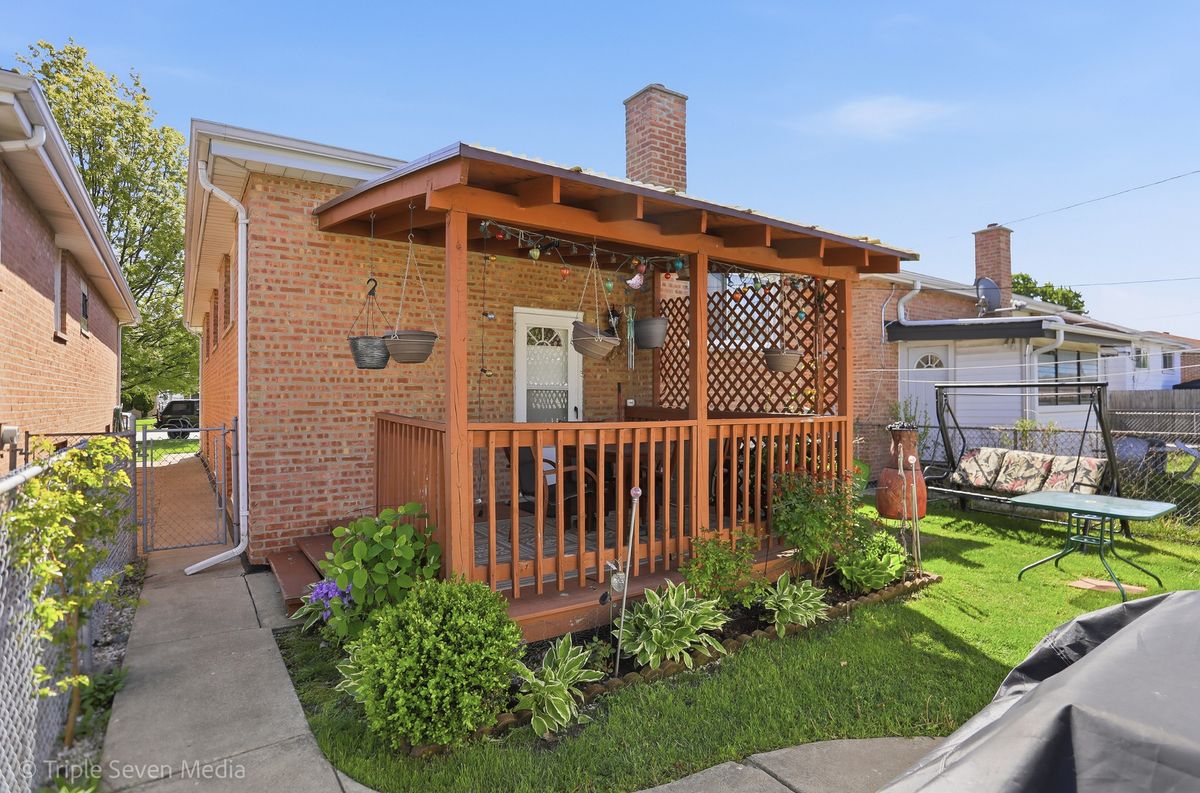 7514 Lockwood Avenue, Burbank, IL 60459