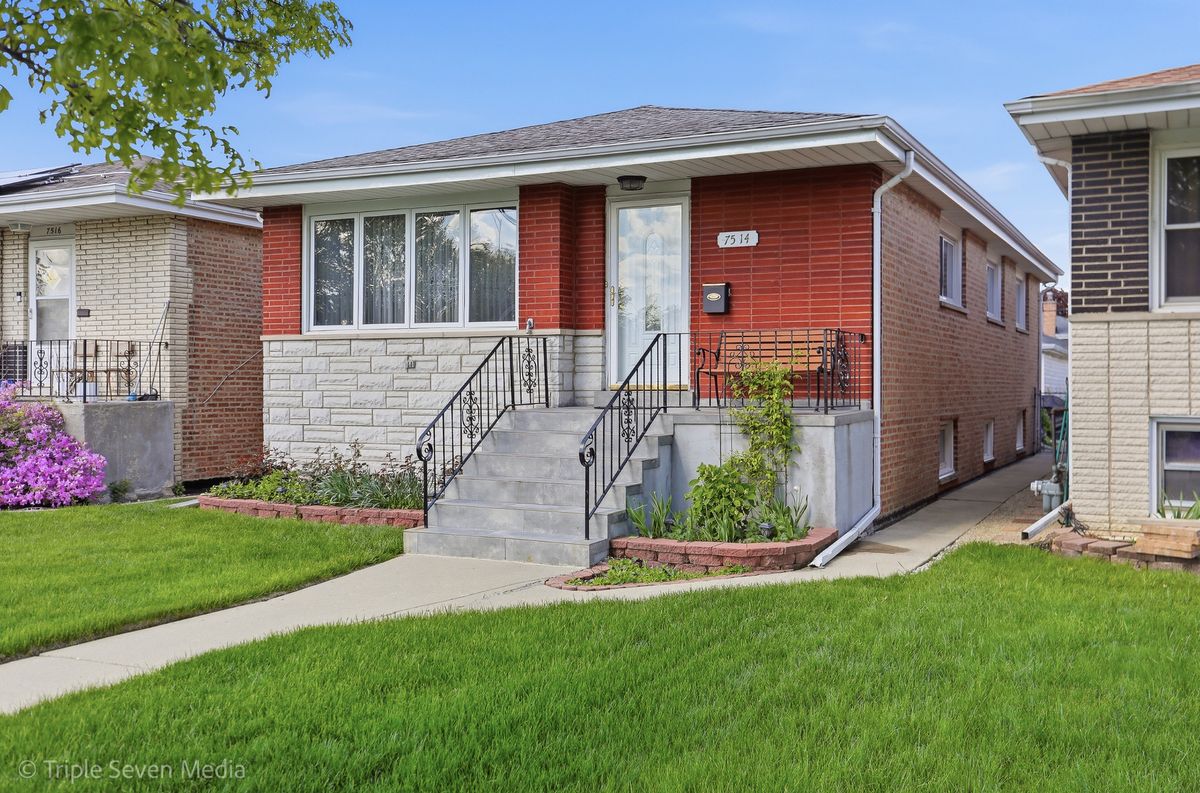 7514 Lockwood Avenue, Burbank, IL 60459