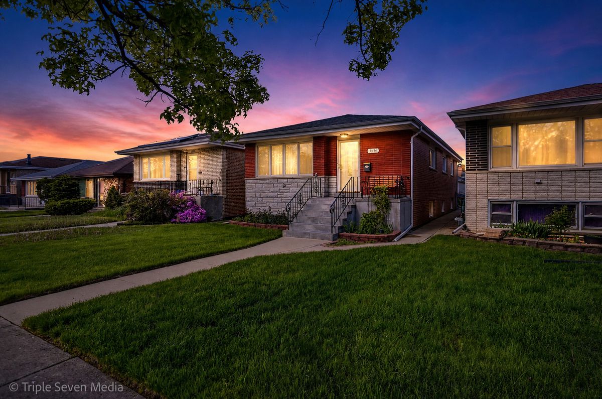 7514 Lockwood Avenue, Burbank, IL 60459
