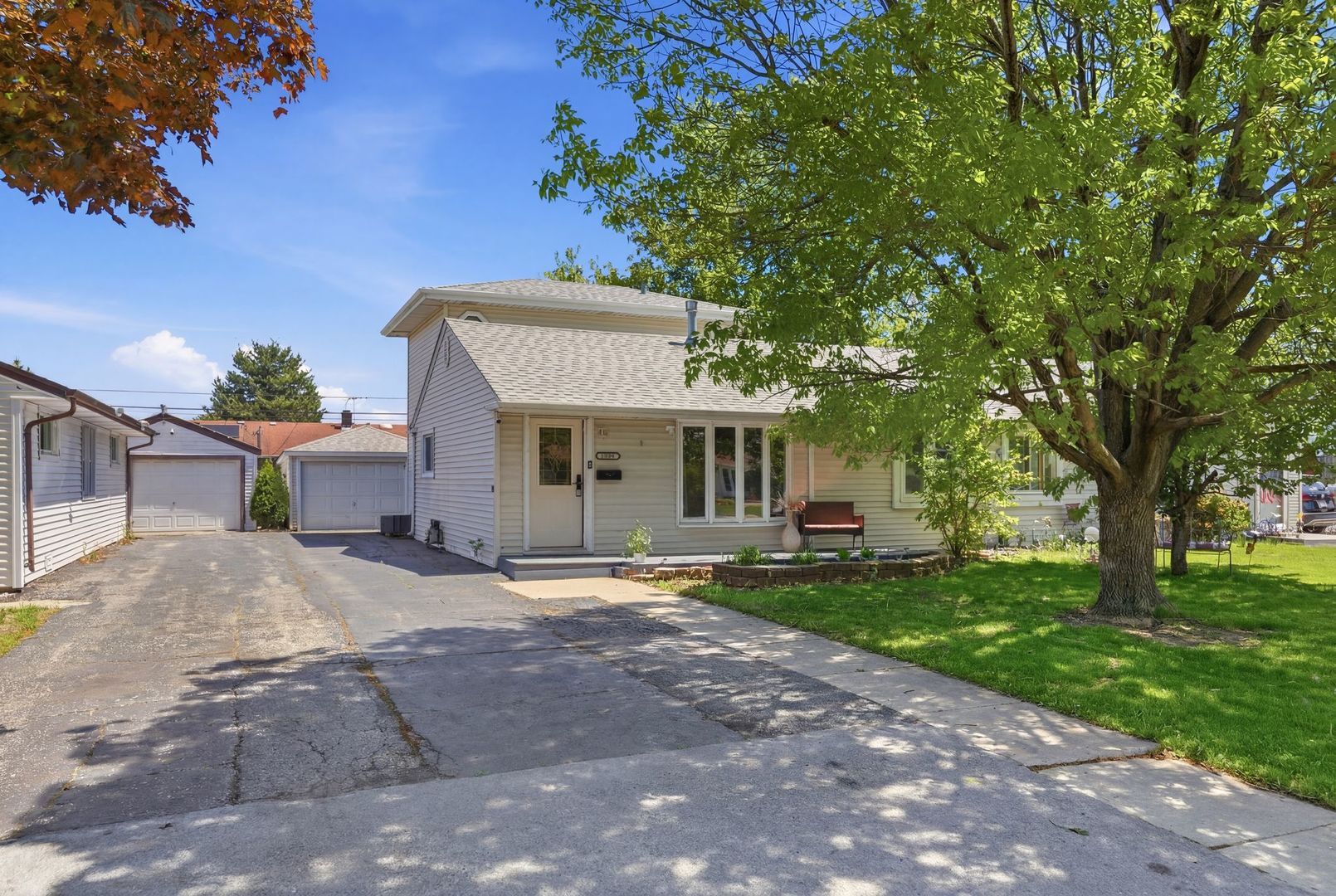 8753 S Kostner Avenue — Hometown, IL 60456