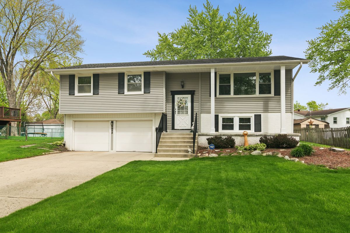 1029 Webster Lane, Schaumburg, IL 60193