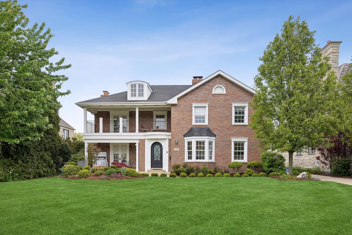 245 Winthrop Avenue, Elmhurst, IL 60126