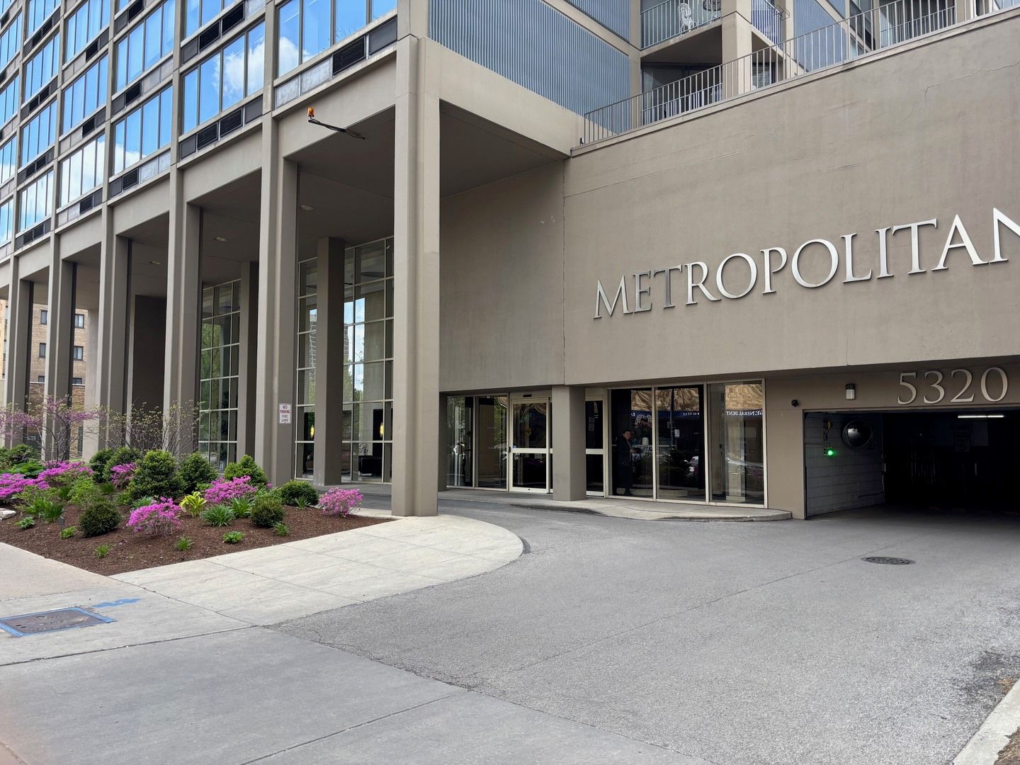5320 N Sheridan Road #1610 — Chicago, IL 60640