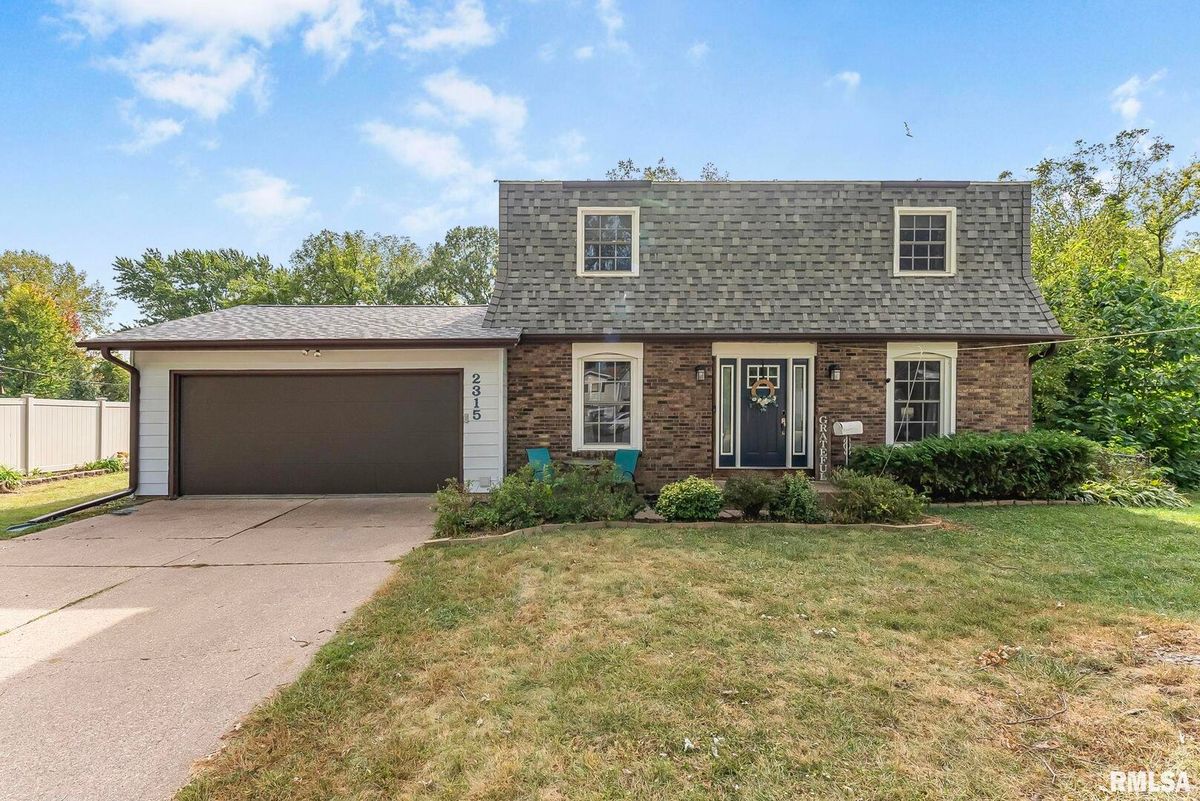 2315 KINGSWAY Drive, Bettendorf, IA 52722