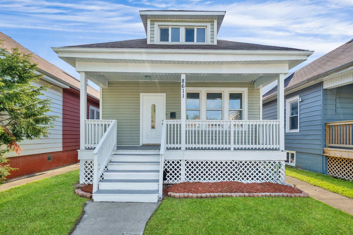 8611 Kingston Avenue, Chicago, IL 60617