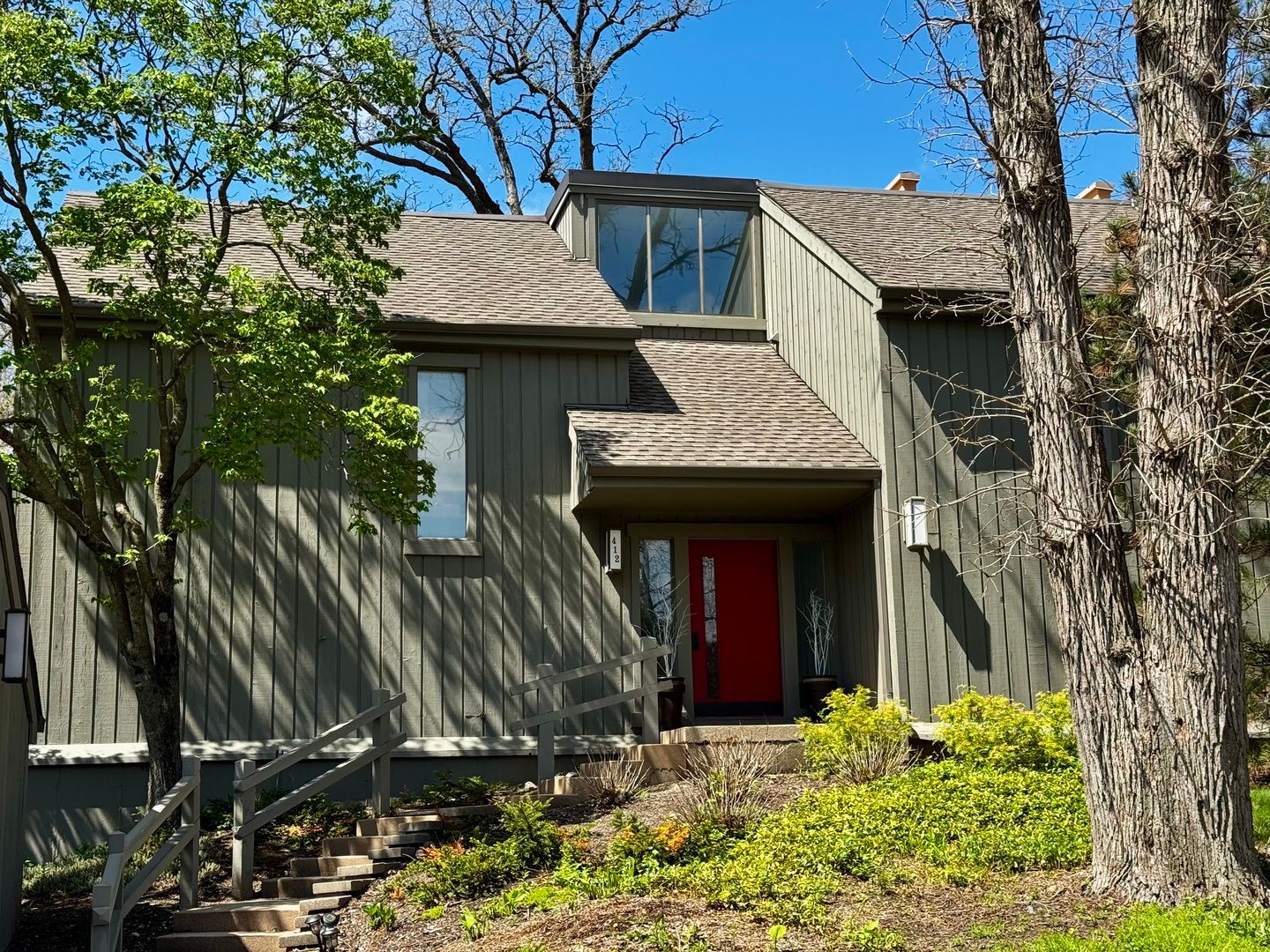 412 Deer Trail Hill #B — Lake Barrington, IL 60010