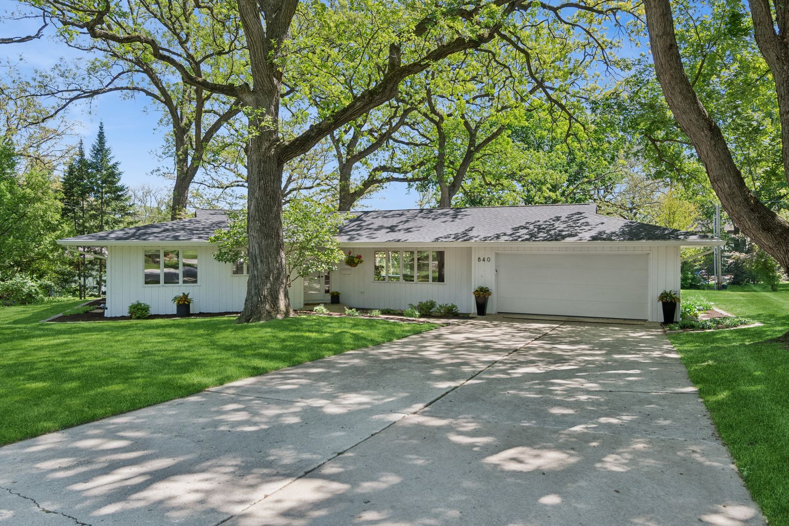 840 Hawthorne Drive — Naperville, IL 60540