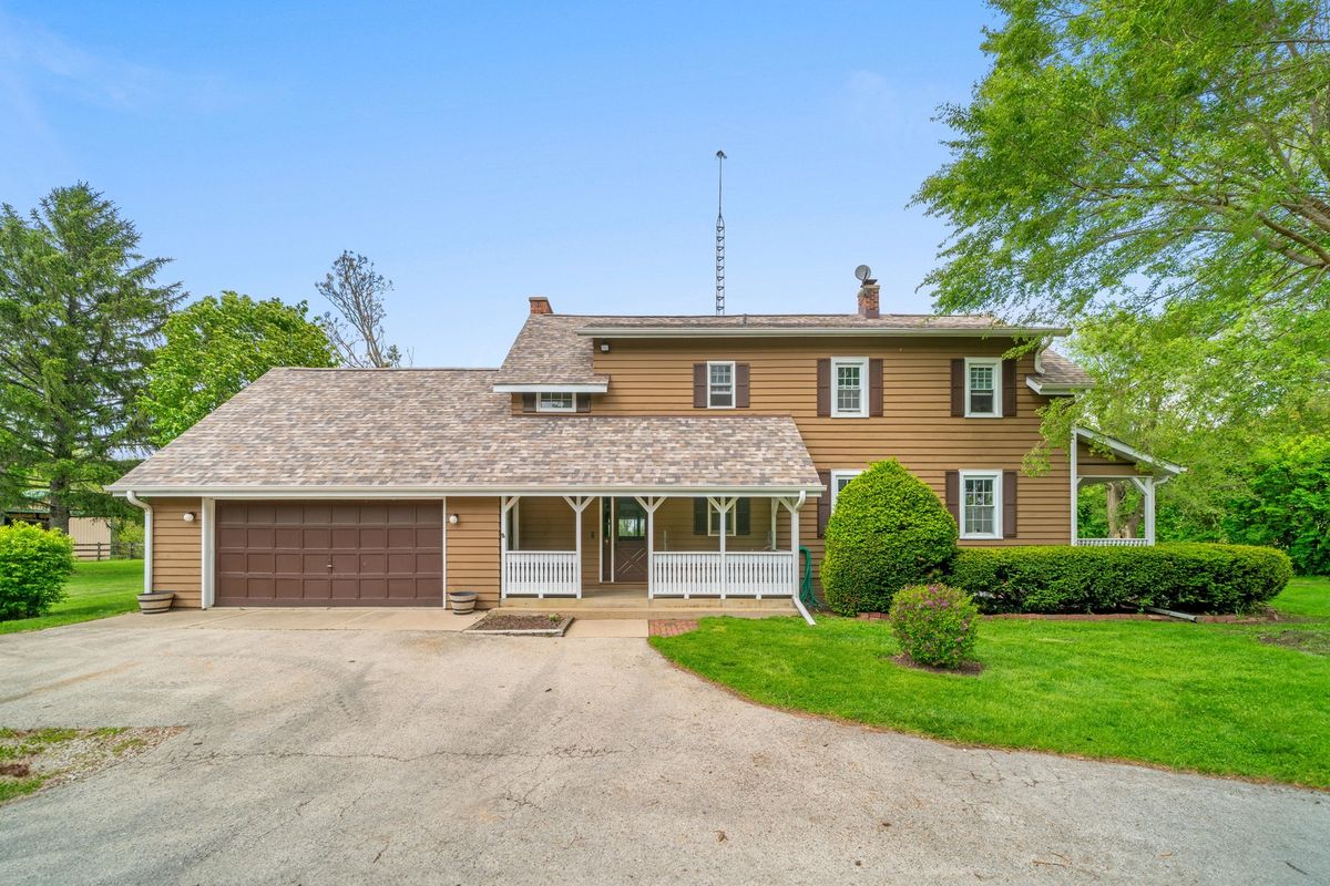 1977 County Line Road, Sandwich, IL 60548