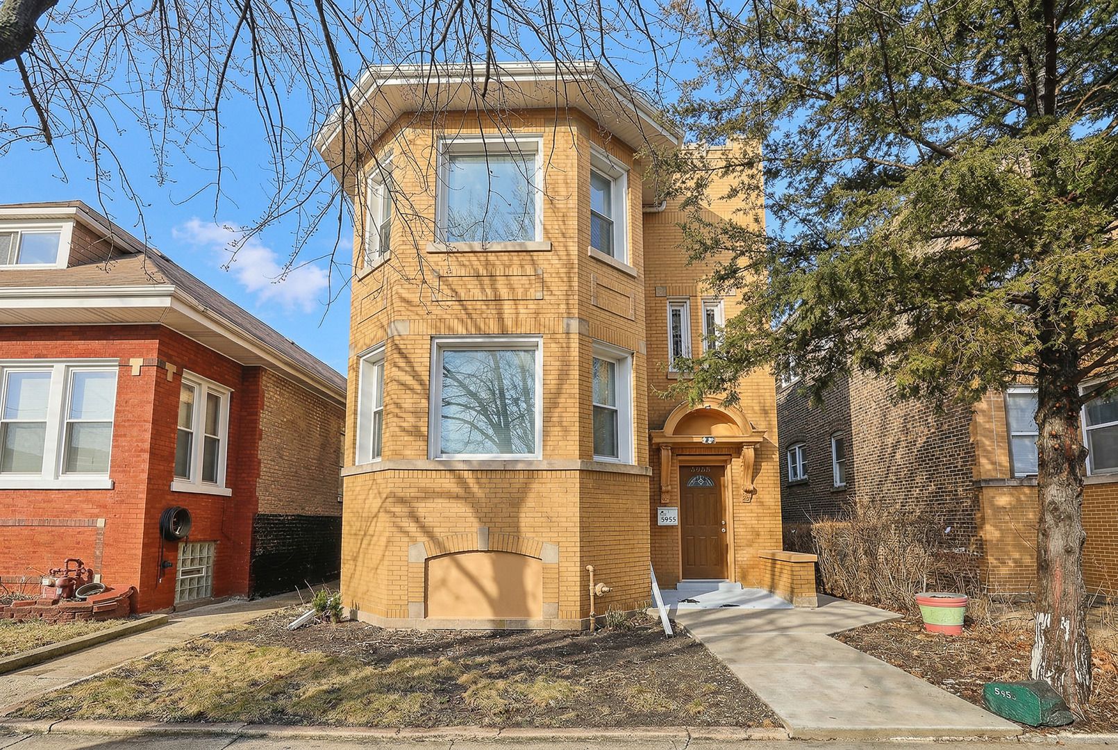 5955 S Whipple Street — Chicago, IL 60629