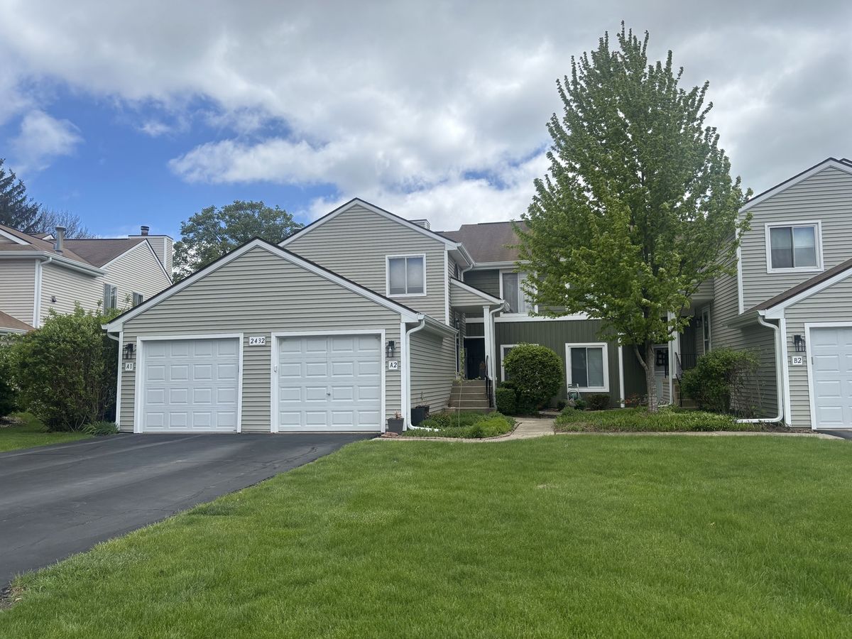 2432 Salem Court, Woodridge, IL 60517