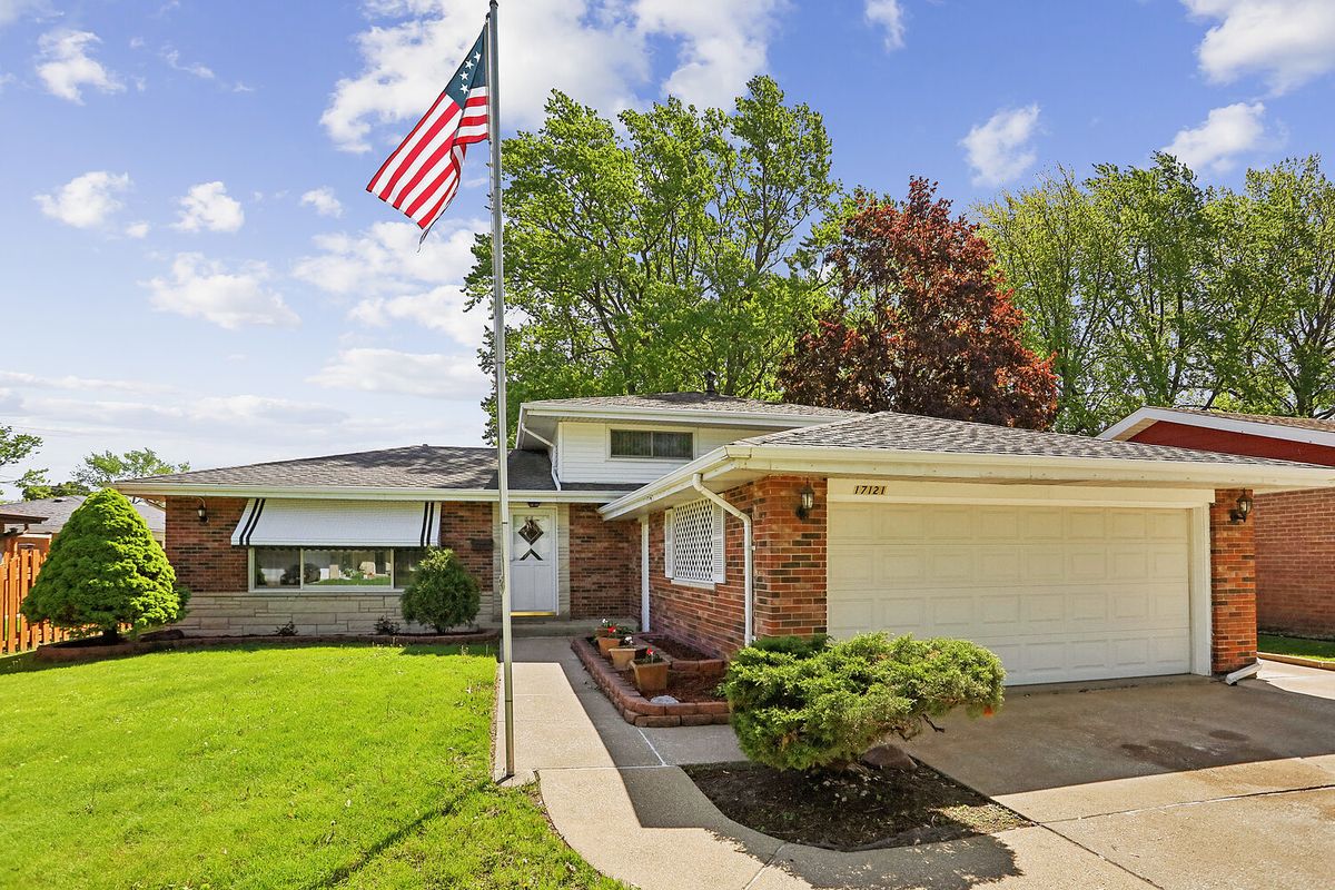 17121 Ingleside Avenue, South Holland, IL 60473