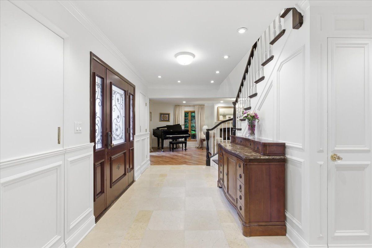 39 Mockingbird Lane, Oak Brook, IL 60523