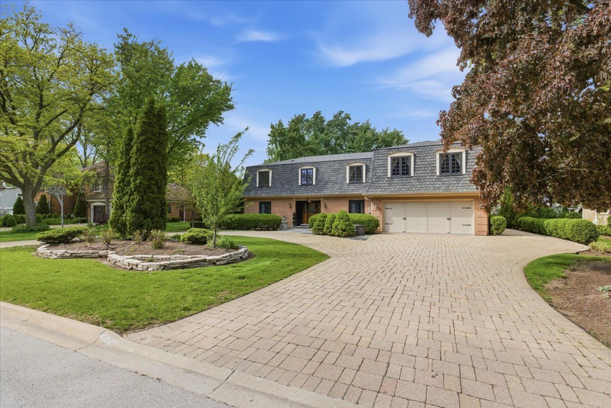 39 Mockingbird Lane, Oak Brook, IL 60523