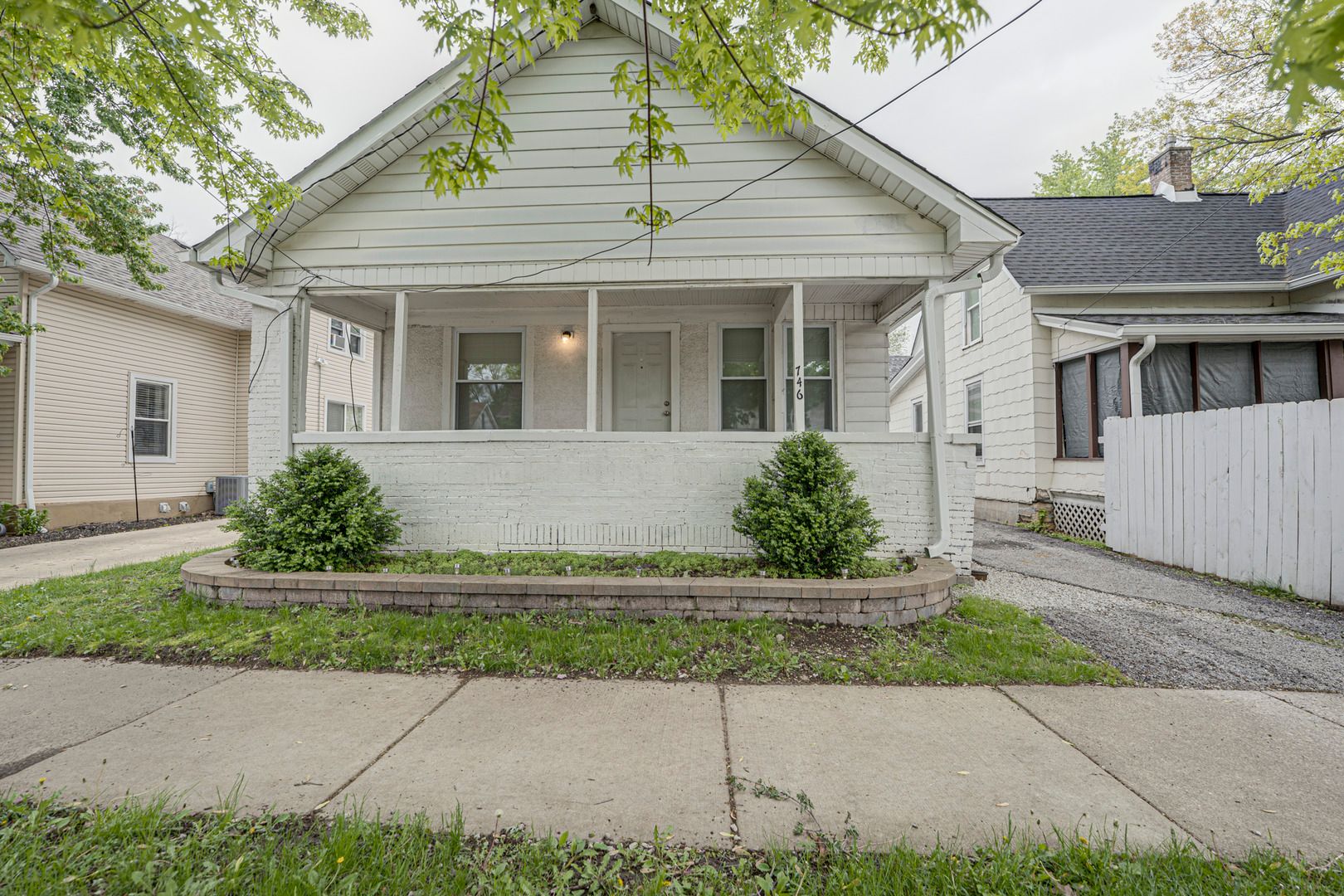746 jackson Street — Aurora, IL 60505