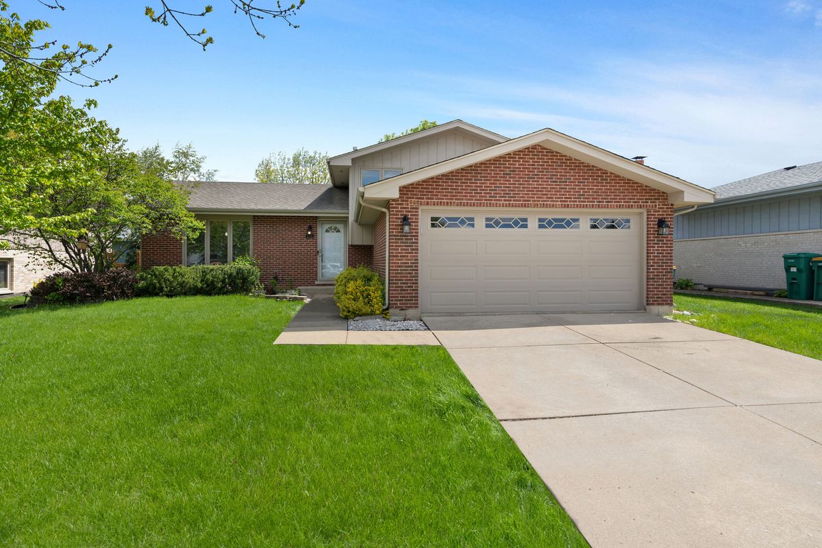 615 Driftwood Avenue, Romeoville, IL 60446