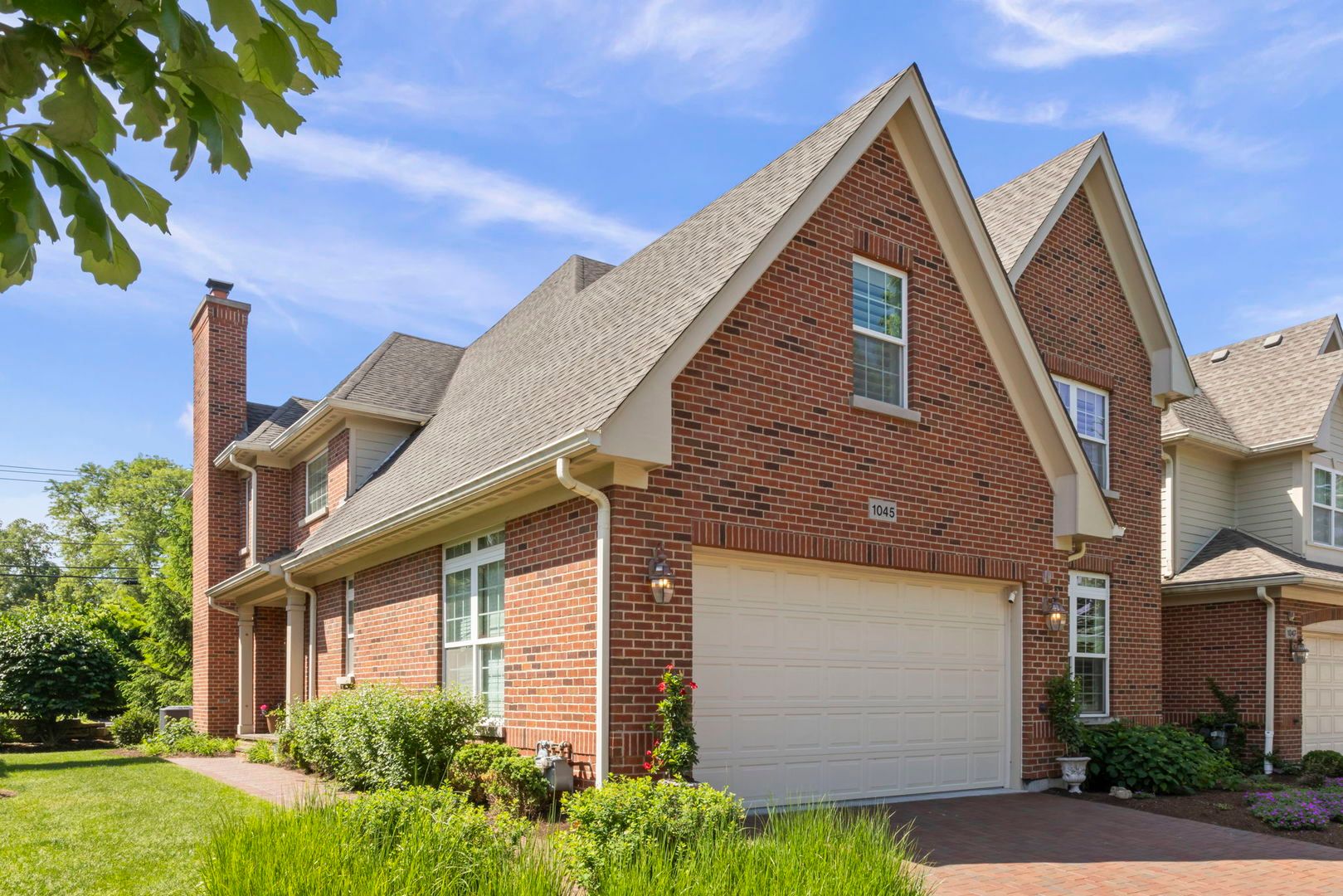 1045 Hickory Drive — Western Springs, IL 60558