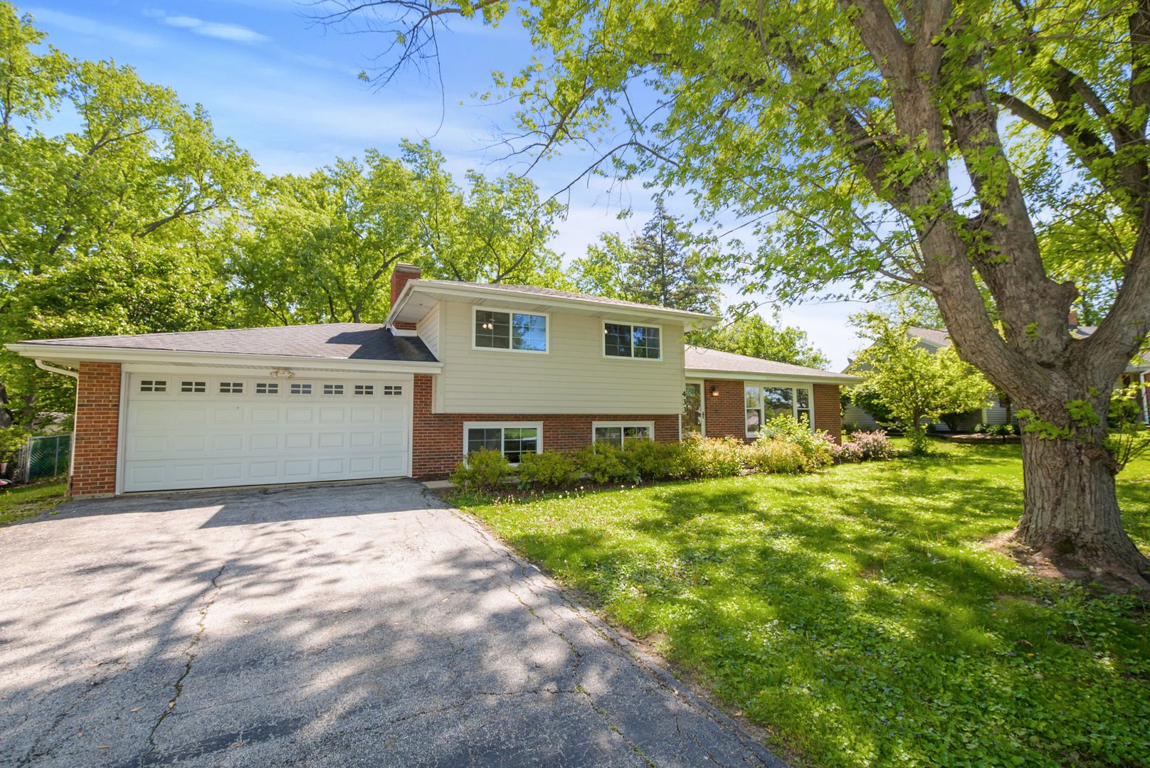 433 Hackberry Road — Frankfort, IL 60423