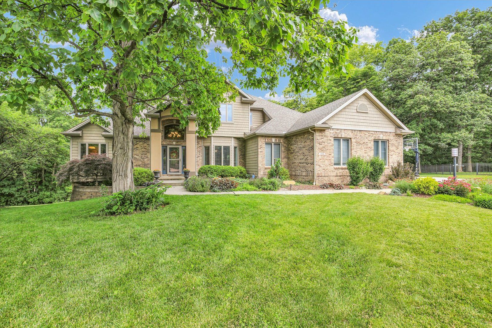 1516 River Bluff Drive — Mahomet, IL 61853