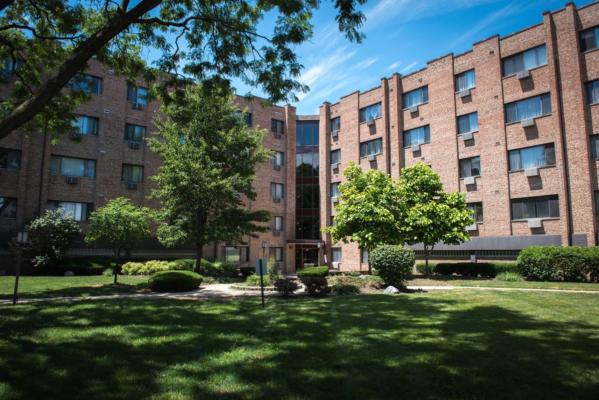 5348 Cumberland Avenue, Chicago, IL 60656