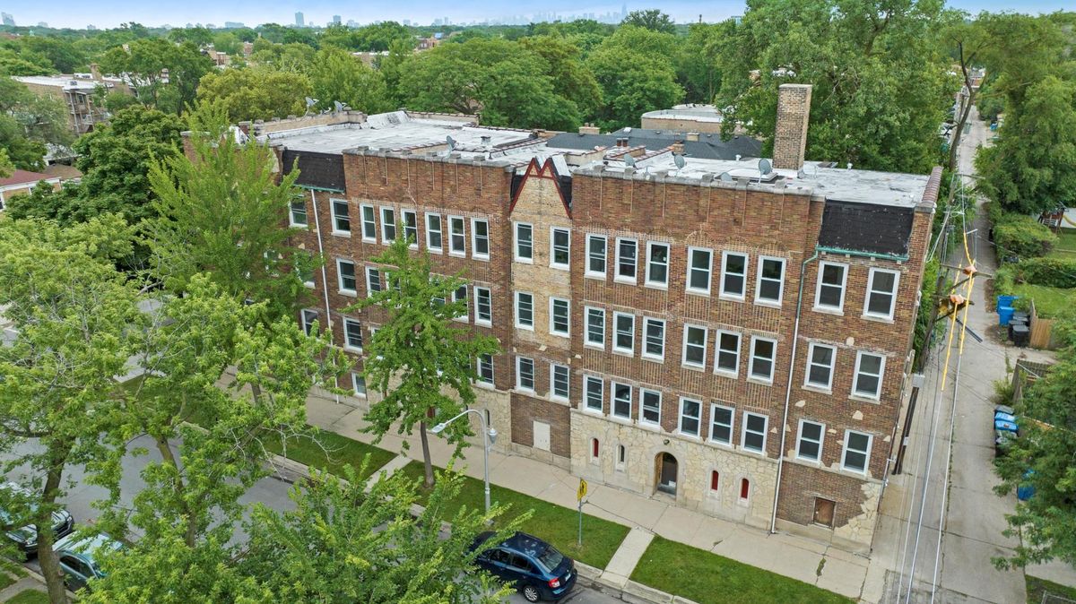 6254 Whipple Street, Chicago, IL 60659