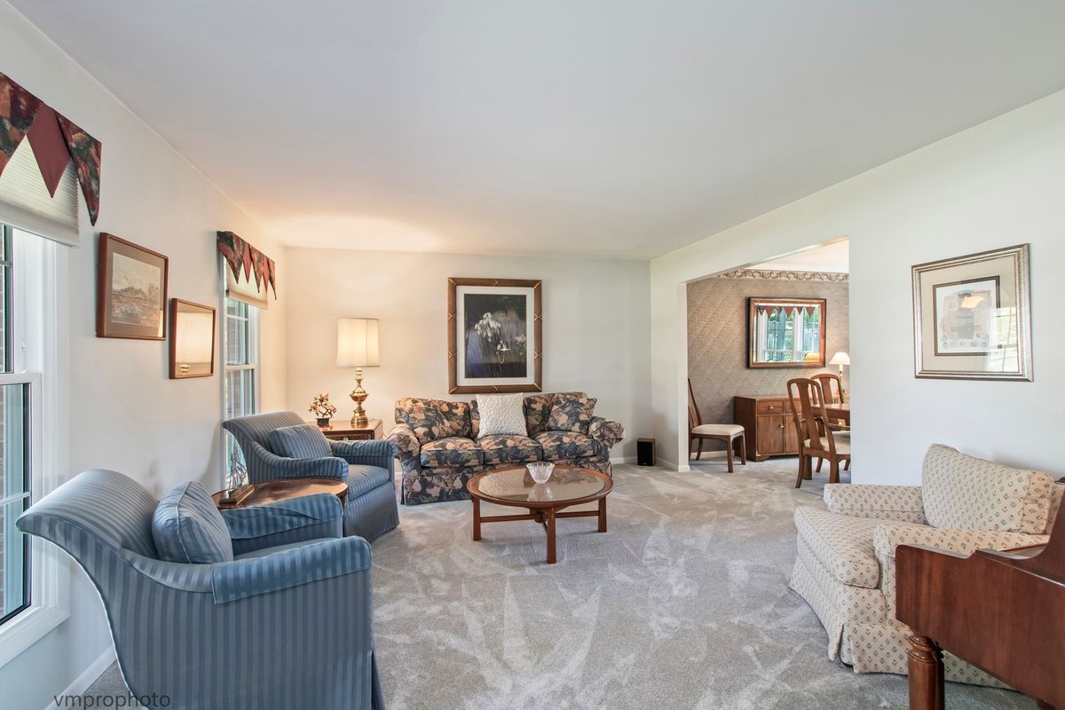 1839 Victoria Road, Mundelein, IL 60060