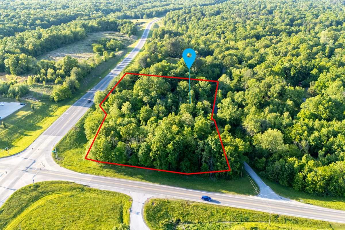 97 New Campfire Road, Carbondale, IL 62903