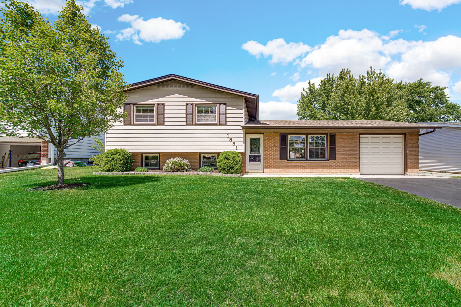 1551 Spruce Avenue — Hanover Park, IL 60133