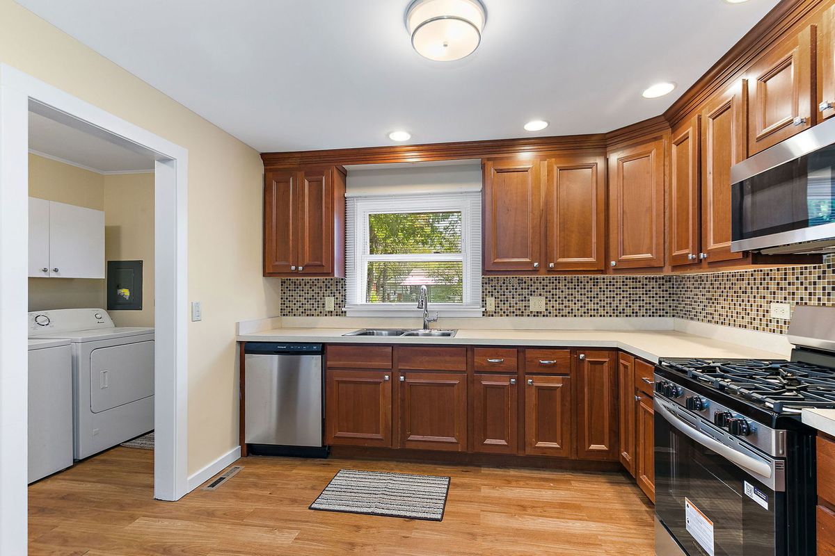 378 Council Trail, Lake In The Hills, IL 60156