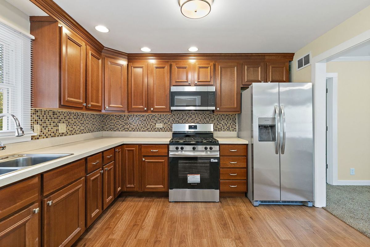 378 Council Trail, Lake In The Hills, IL 60156