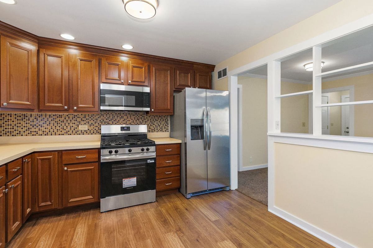 378 Council Trail, Lake In The Hills, IL 60156