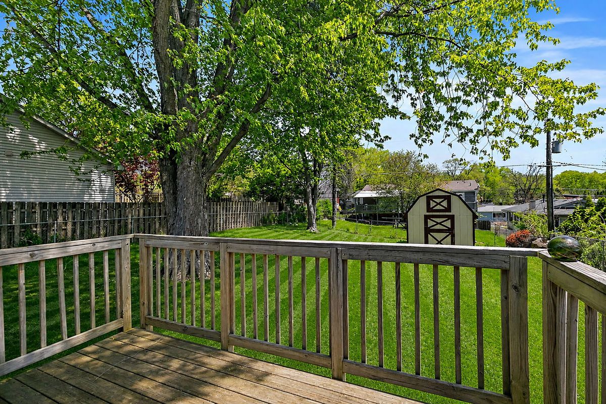 378 Council Trail, Lake In The Hills, IL 60156