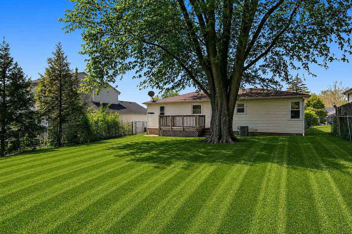 378 Council Trail, Lake In The Hills, IL 60156