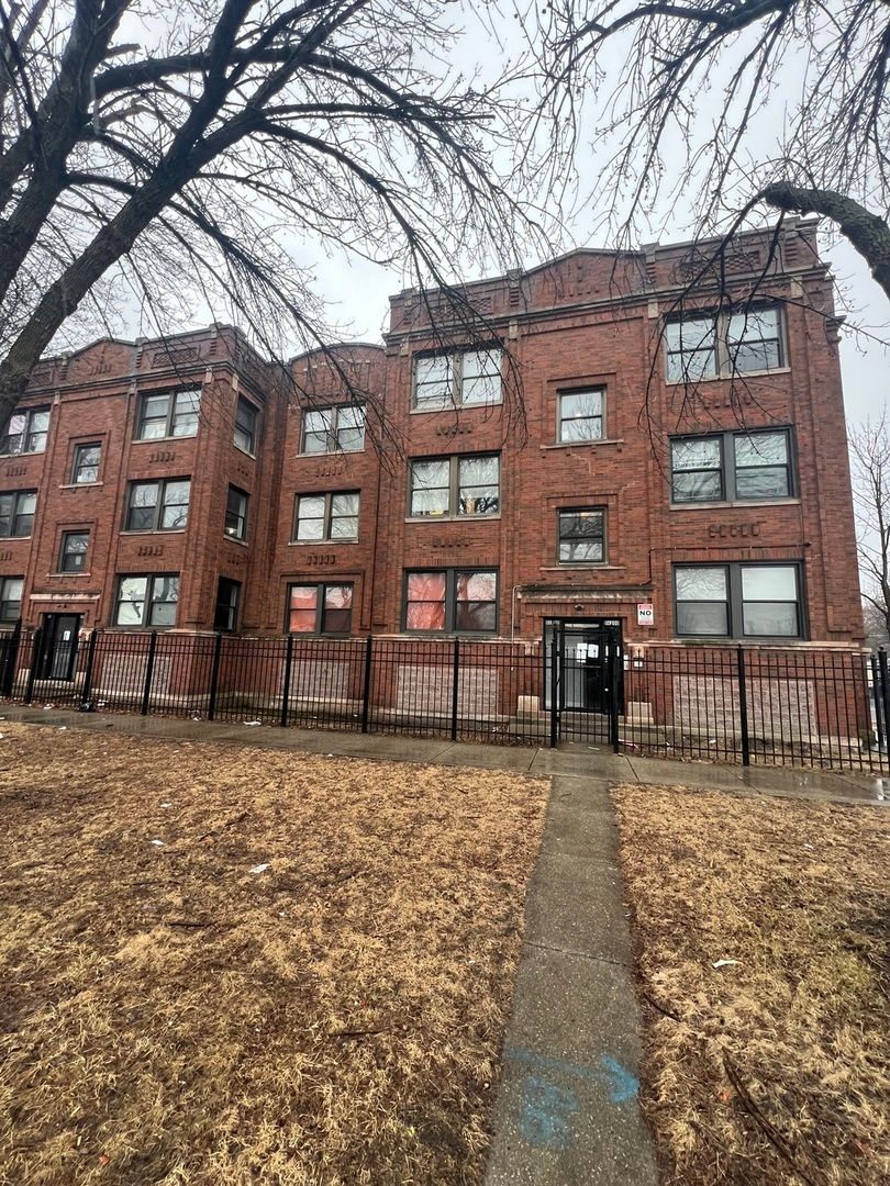 71 69th Street, Chicago, IL 60637