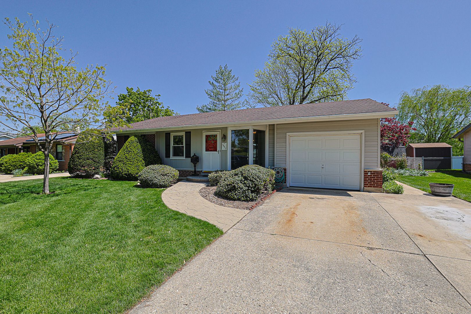 1057 Cedar Lane — Elk Grove Village, IL 60007