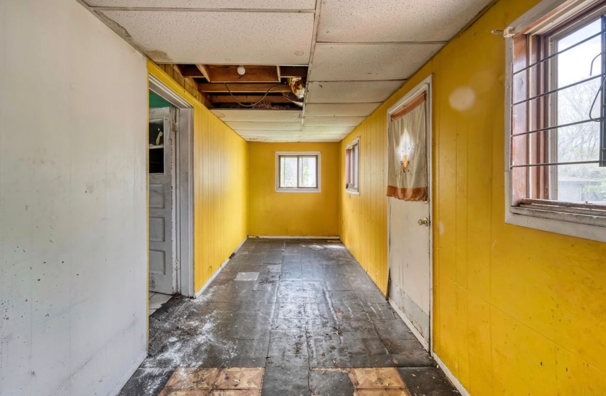 10204 Lafayette Avenue, Chicago, IL 60628