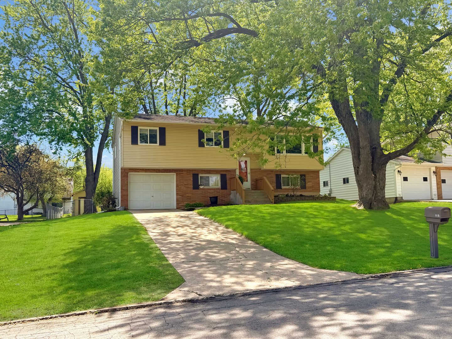 1939 Revere Street — Freeport, IL 61032