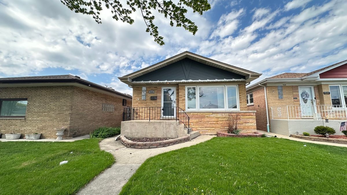 7532 w Ainslie Street, Harwood Heights, IL 60706