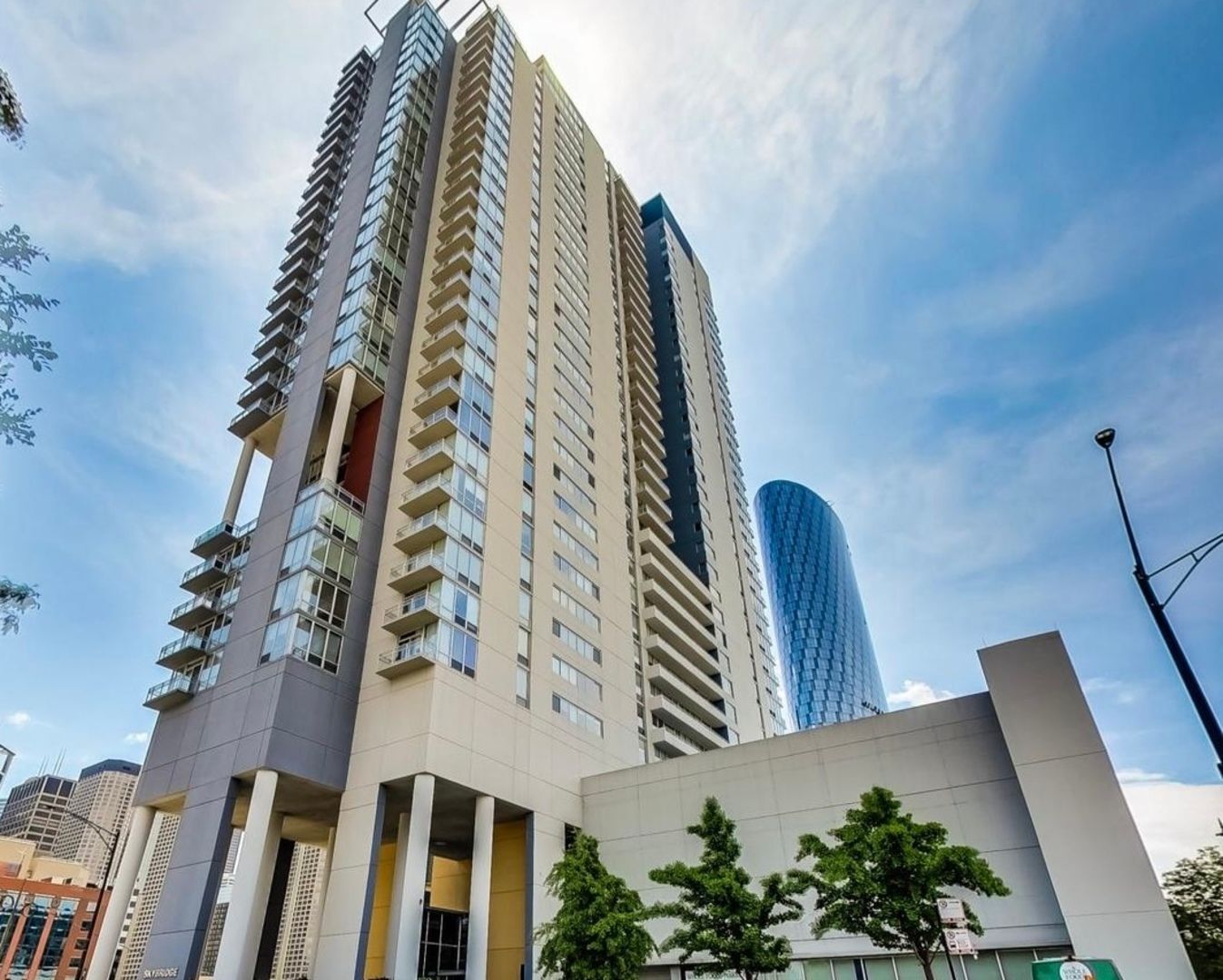 737 W Washington Boulevard #1209 — Chicago, IL 60661
