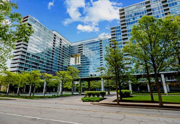 9715 Woods Drive #1008 — Skokie, IL 60077