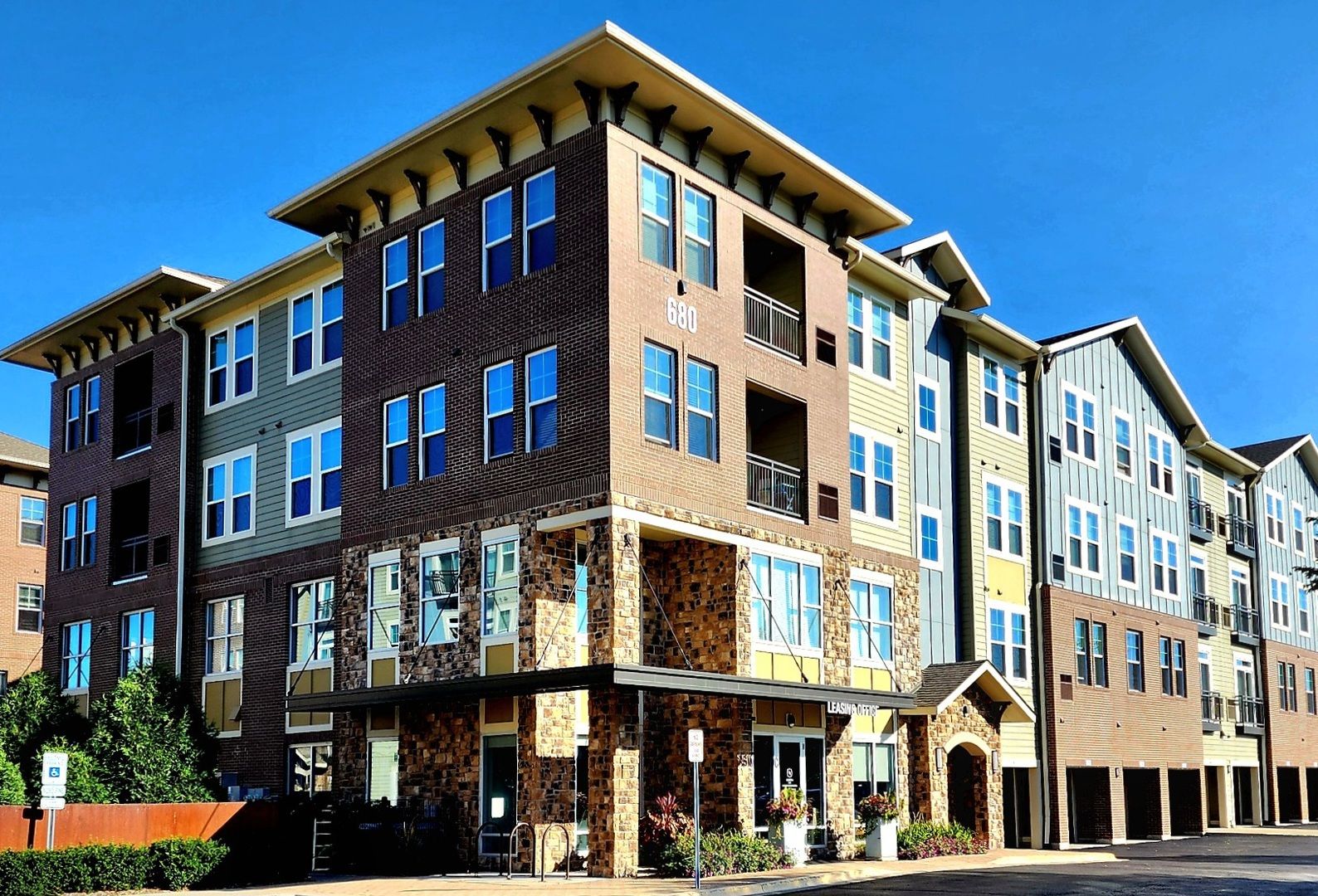 680 E Algonquin Road #1201 — Schaumburg, IL 60173