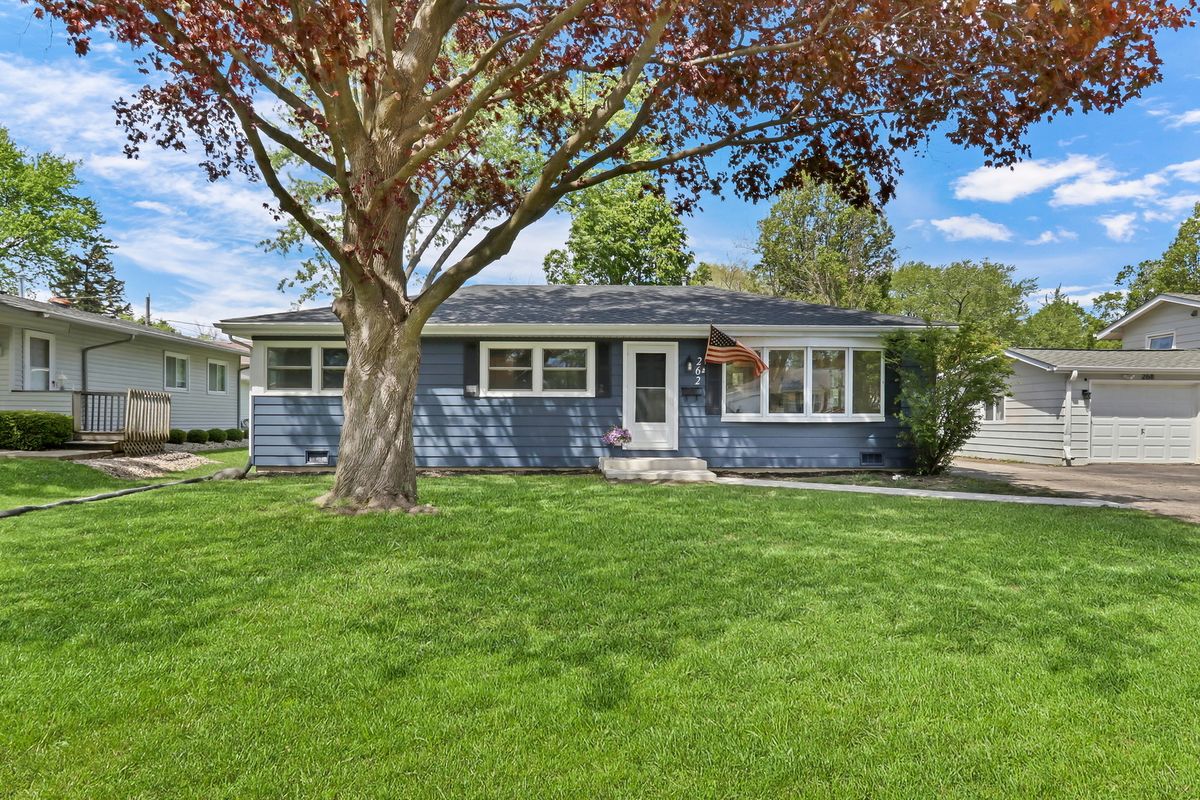 262 Normandy Lane, Grayslake, IL 60030