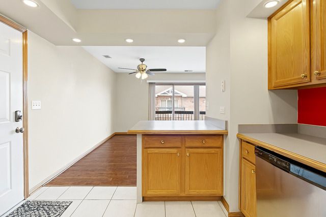10710 Central Avenue #3D, Chicago Ridge, IL 60415
