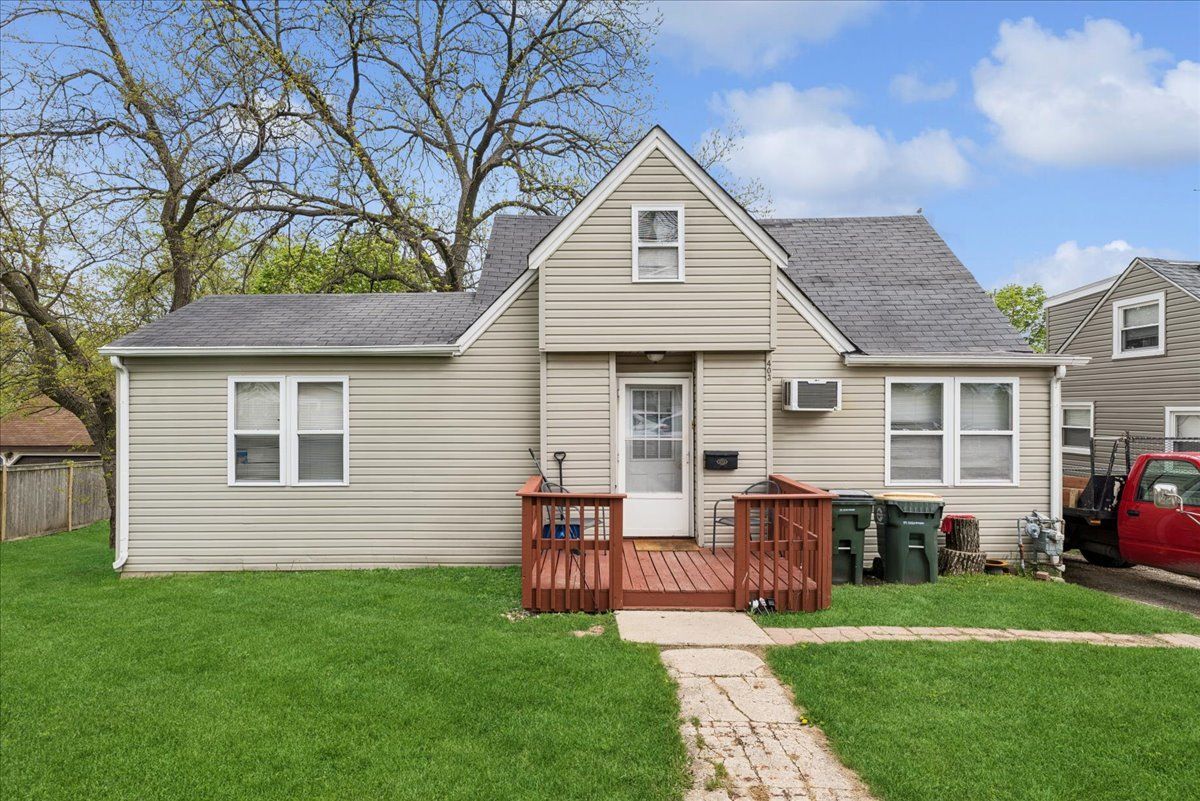 403 Highmoor Drive, Round Lake Park, IL 60073