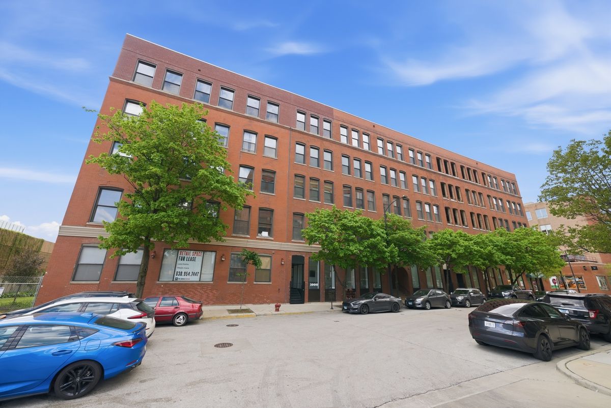 400 Green Street, Chicago, IL 60607